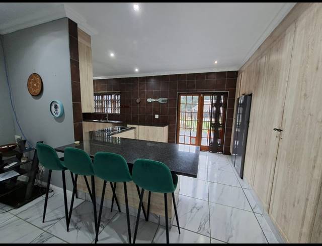 4 BEDROOM HOUSE FOR SALE IN HENLEY ON KLIP